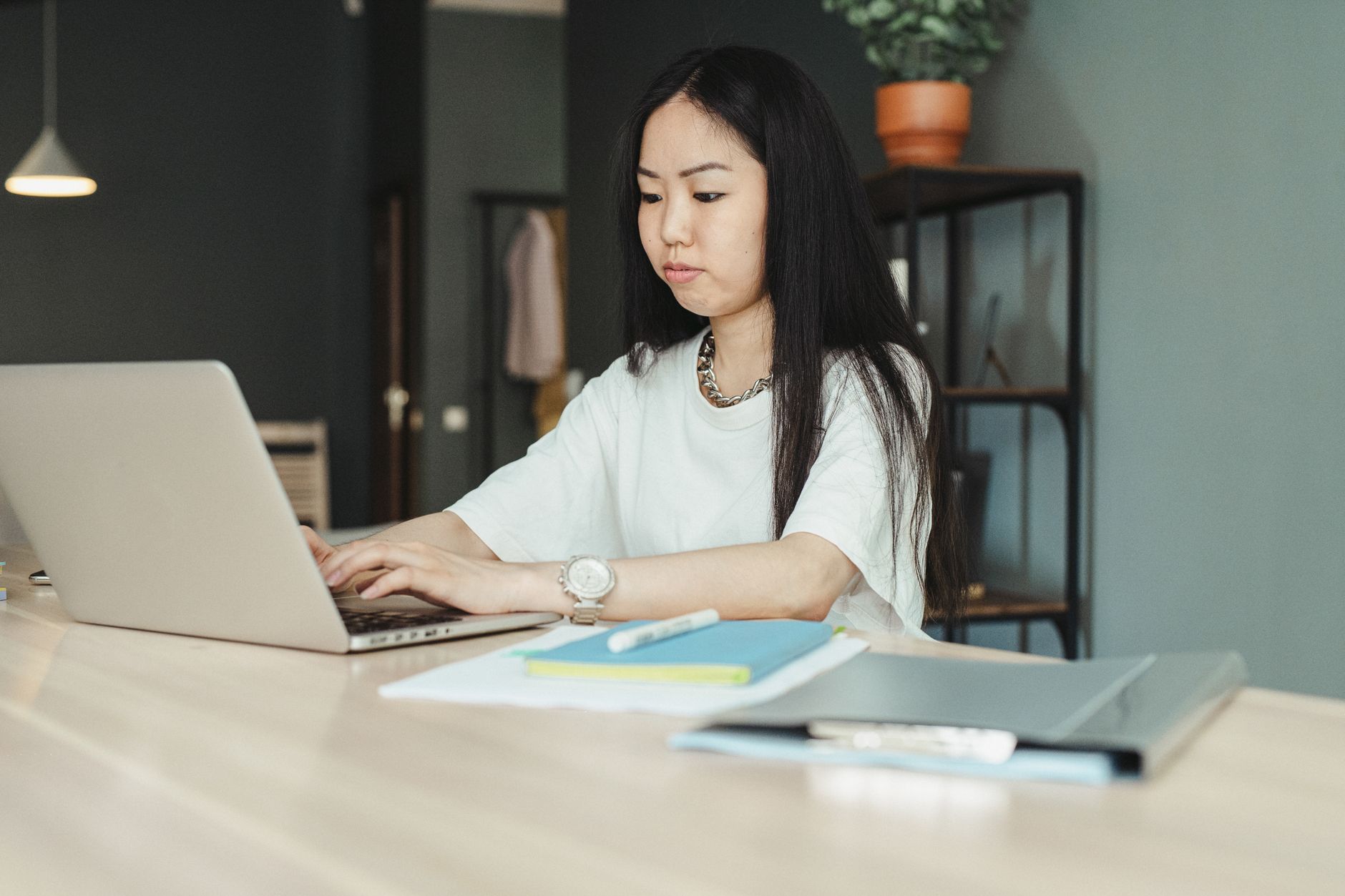 Tùy chỉnh CV với từ khóa liên quan là yếu tố quan trọng để vượt qua ATS.
