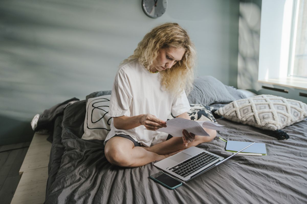 student moves in Wapping — Loaded properly: blankets, straps and a plan in Wapping