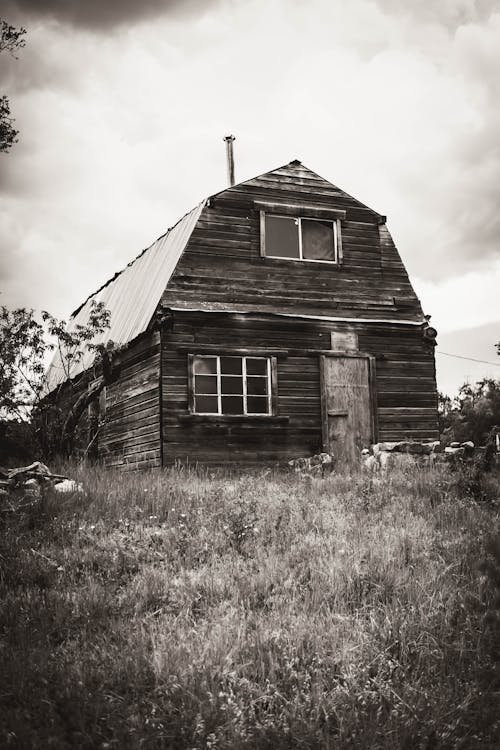 A Photo of Wooden Barn