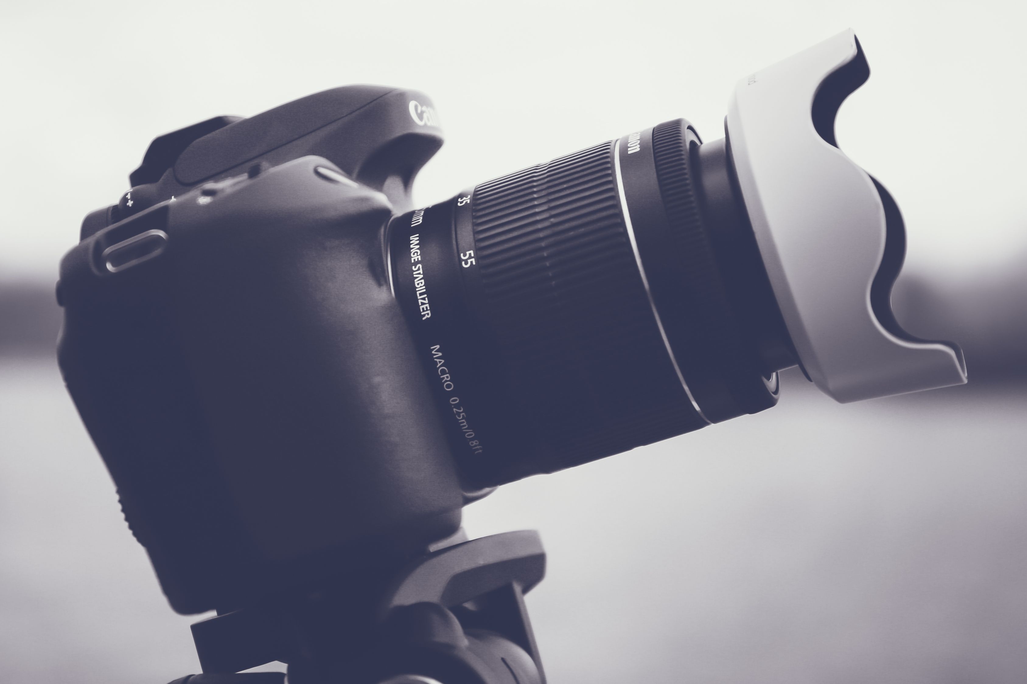Grey Cameradslr Black and Gray Dslr Camera With Lens · Free Stock Photo