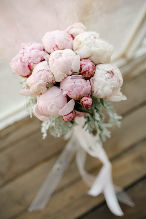 Free Pink and White Flower Bouquet Stock Photo