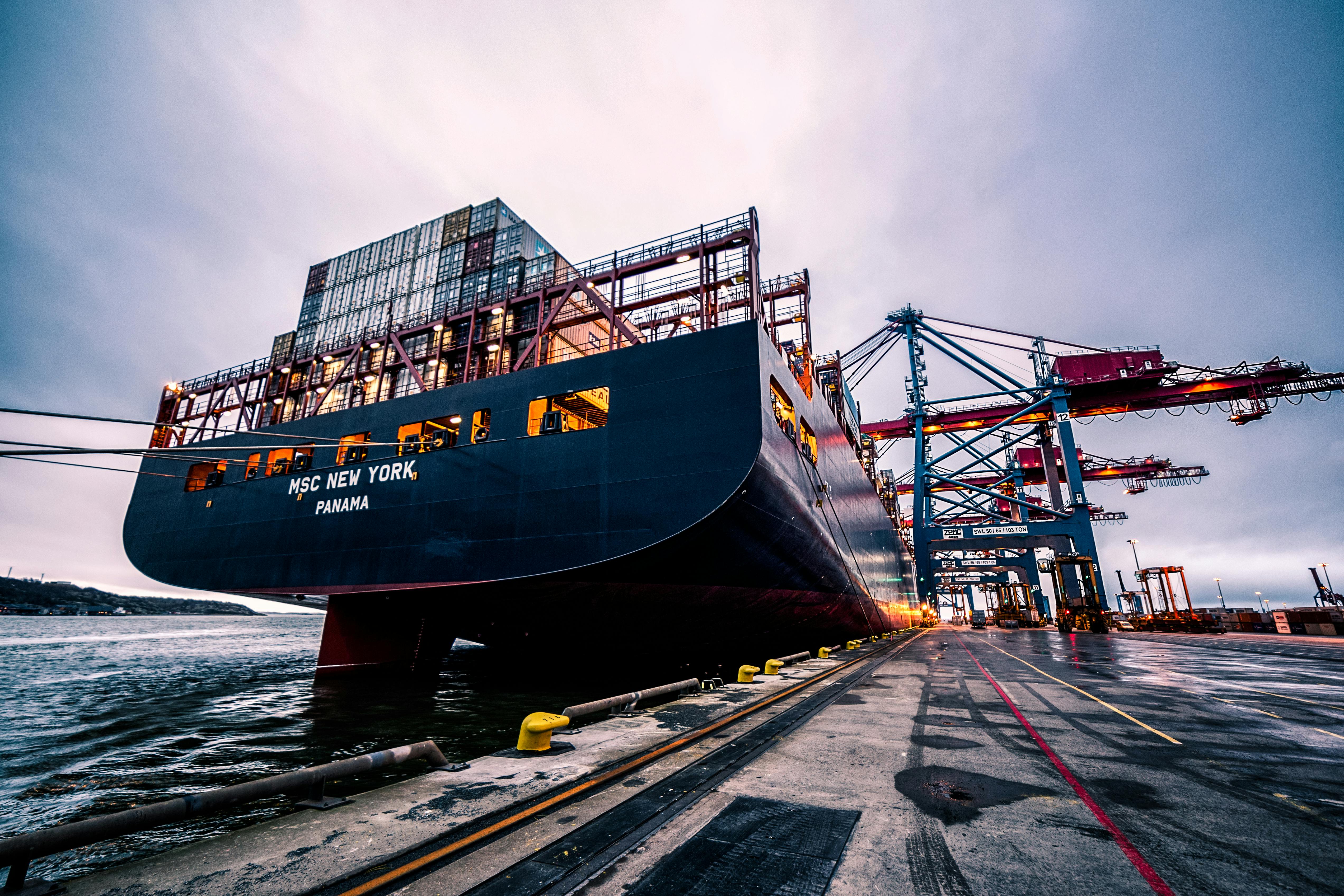 Free Black Sail Ship on Body of Water Stock Photo