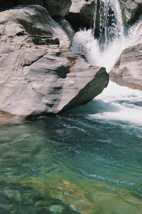 Kostnadsfri bild av flödande vatten, natur, stenar