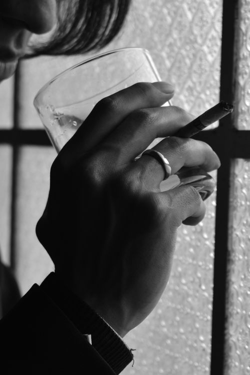 a glass and a cigarette : Samia Gamal;Dalida;Nabil El-Alfy, Niazi Mostafa: Movies & TV Glass of wine before cigarette
