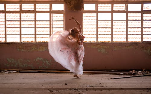 Foto d'estoc gratuïta de art de ball, ballarina en acció, dansa
