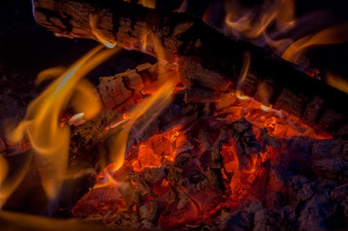 Foto d'estoc gratuïta de carbons, flames, foc