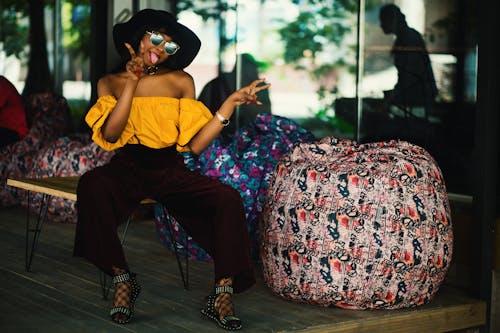 Kostnadsfri bild av afrikansk amerikan kvinna, flicka, ha på sig