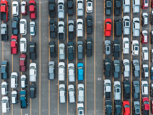 Kostenloses Stock Foto zu autos, draußen, drohne erschossen