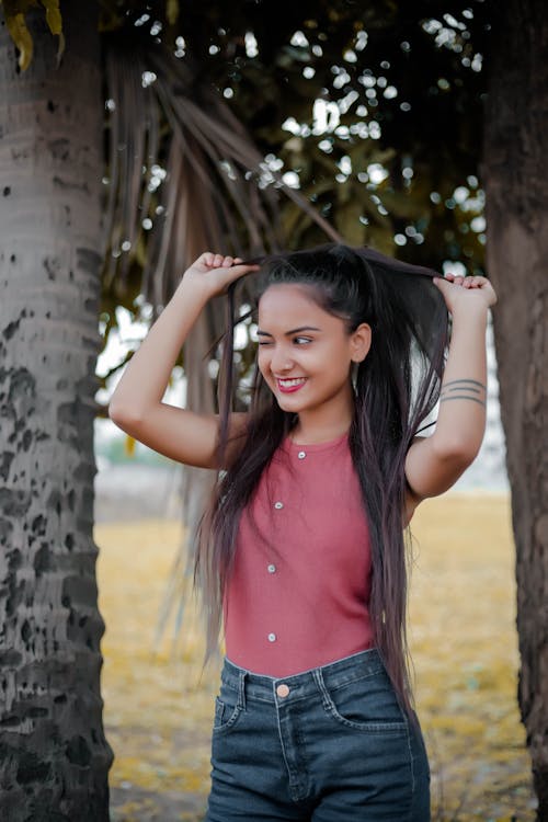 Foto profissional grátis de atraente, bonito, cabelo comprido