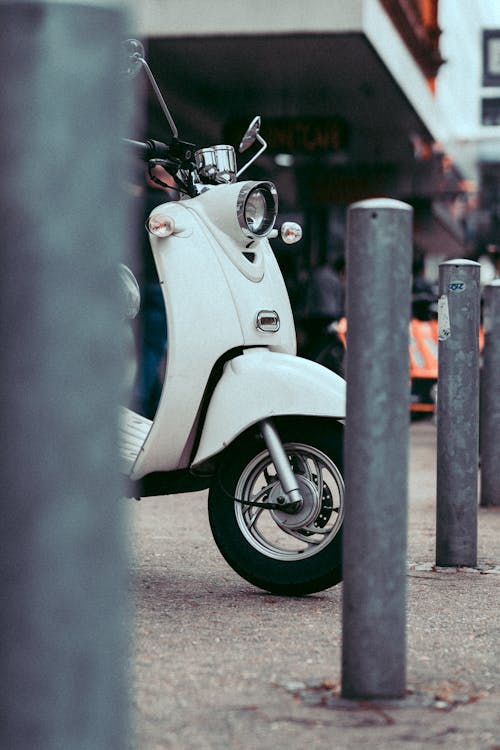 Fotobanka s bezplatnými fotkami na tému koleso, motocykel, parkovanie