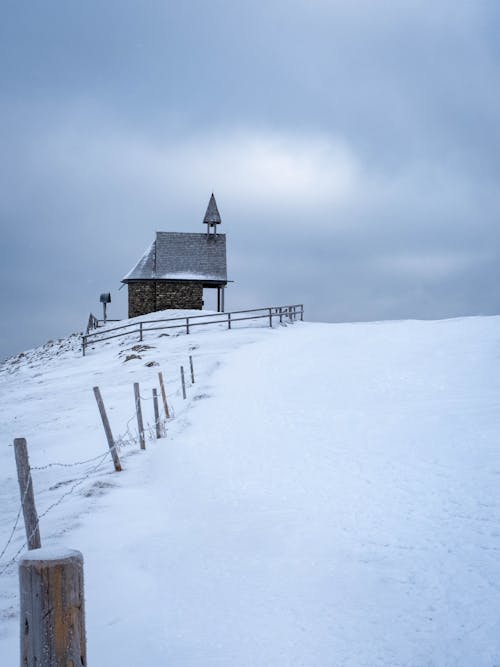 Imagine de stoc gratuită din acoperit de zăpadă, cămin, cer înnorat
