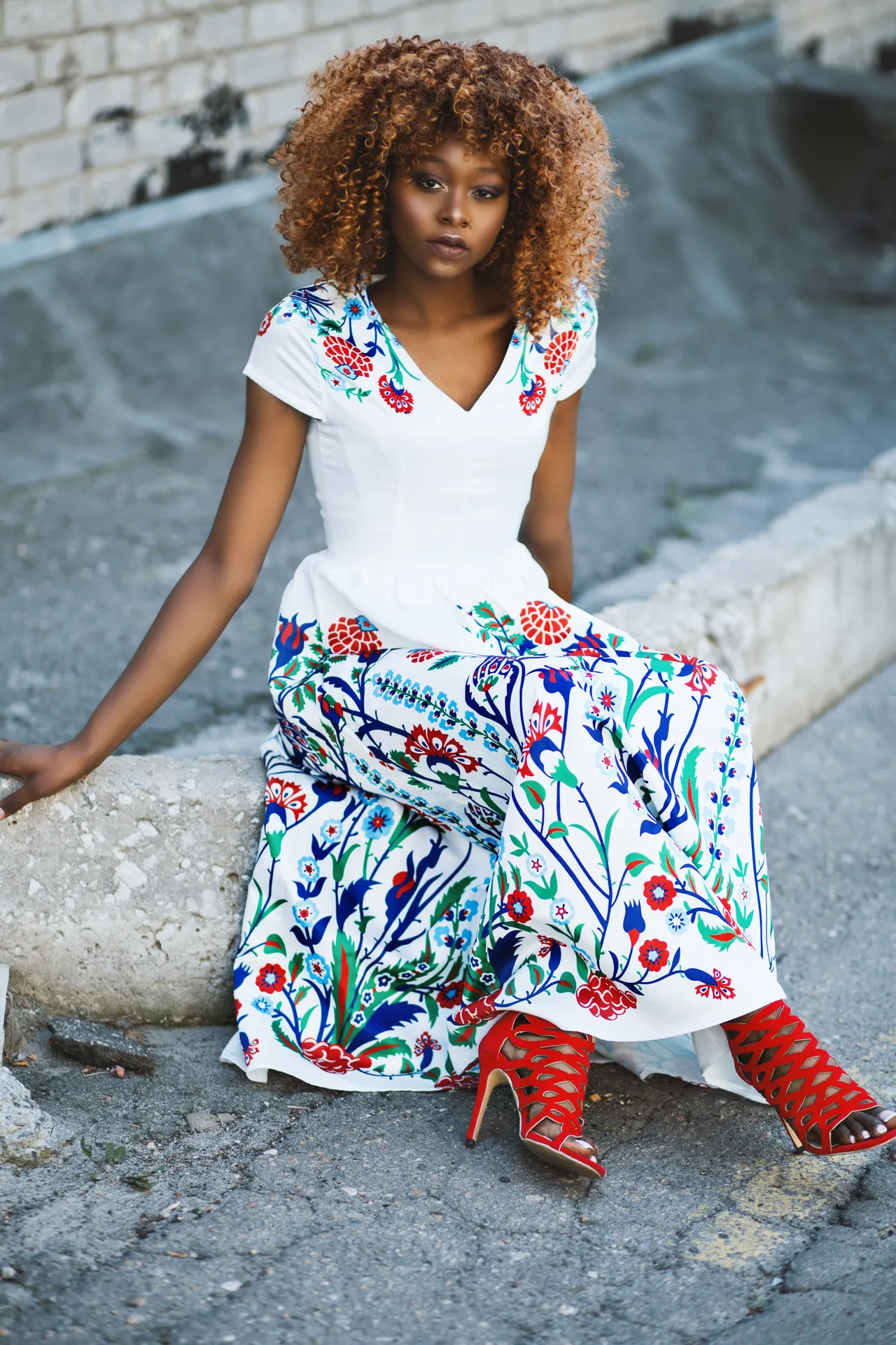 floral-maxi-dress-summer-airport Woman in a floral maxi dress, a pretty summer airport outfit idea