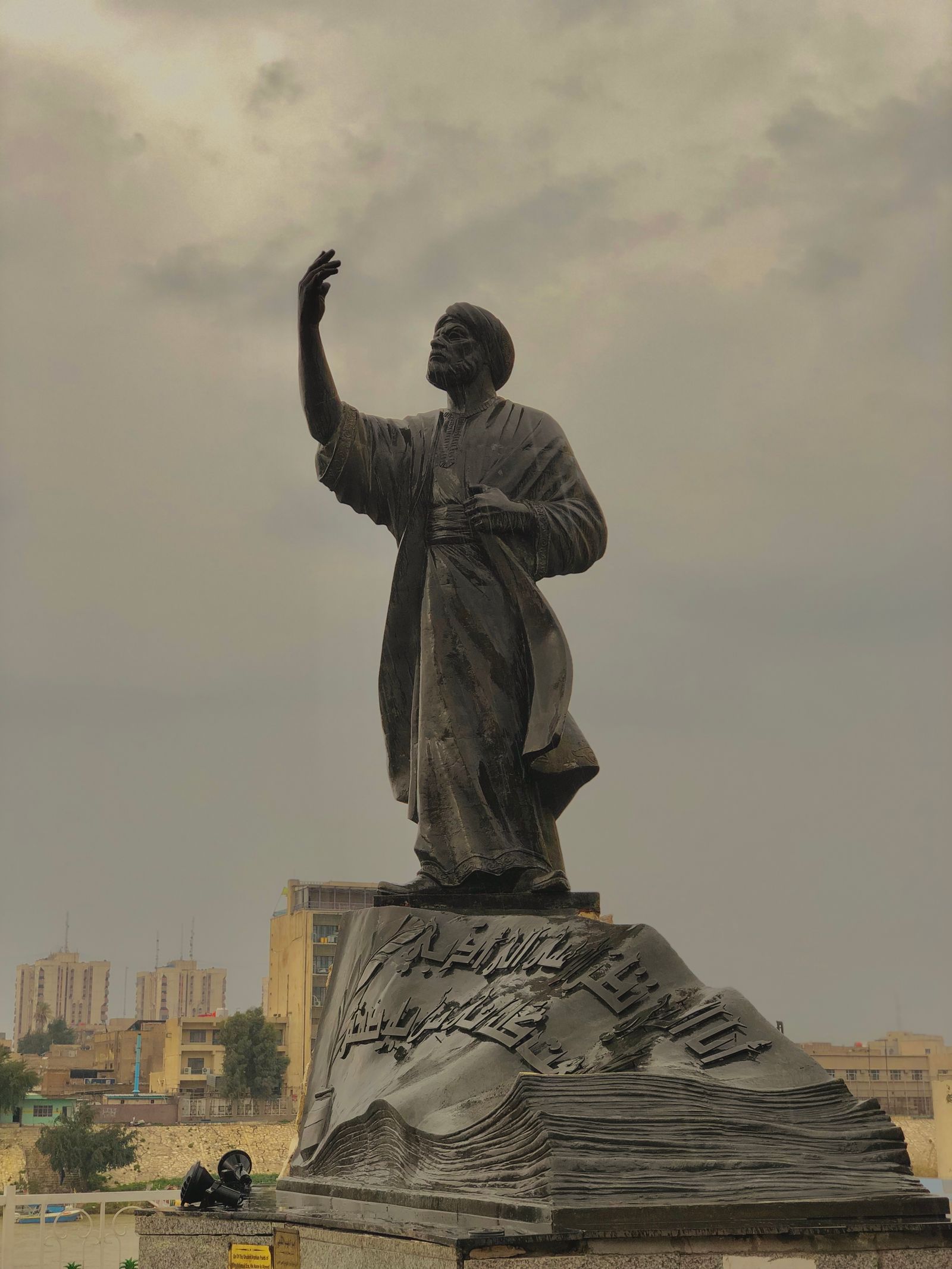 Statue d'El-Mutanabbi à Bagdad — voyage en Irak