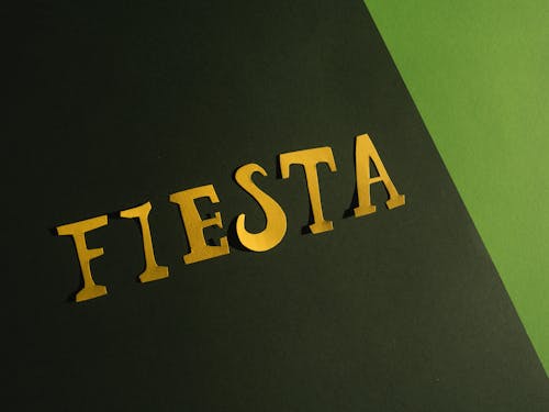Gratis lagerfoto af bogstaver, fiesta, papirudskæringer