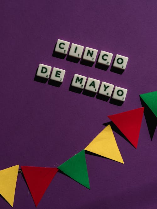 Бесплатное стоковое фото с вертикальный выстрел, плитки письма, синко де майо