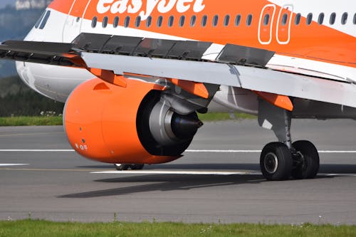 Foto d'estoc gratuïta de aeroport, avió, avió de passatgers