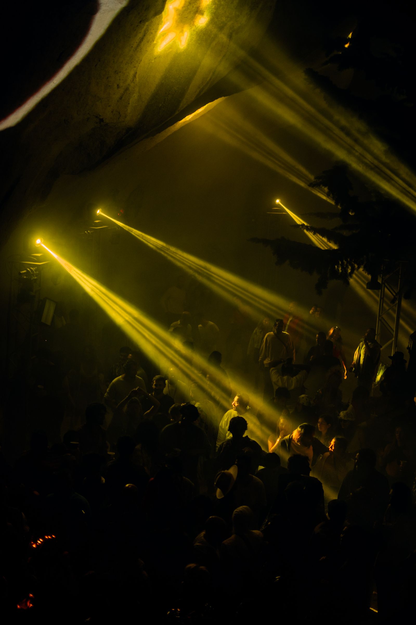 Afro house au bord de la Seine, 2/3