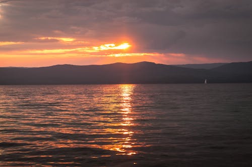 Fotos de stock gratuitas de amanecer, anochecer, cuerpo de agua