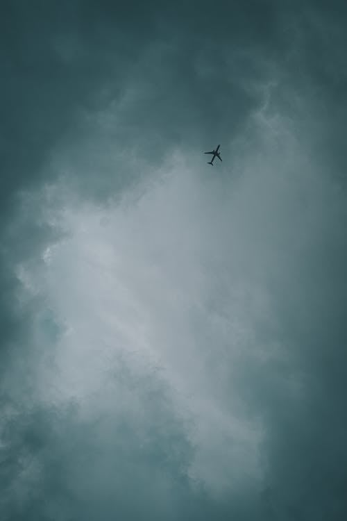 Безкоштовне стокове фото на тему «вертикальні постріл, жаб’яча перспектива, літак»
