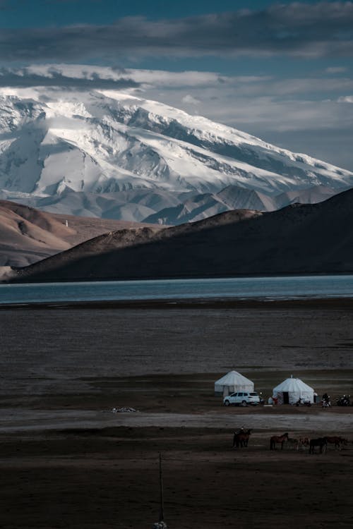 açık hava, buzul, çadırlar içeren Ücretsiz stok fotoğraf