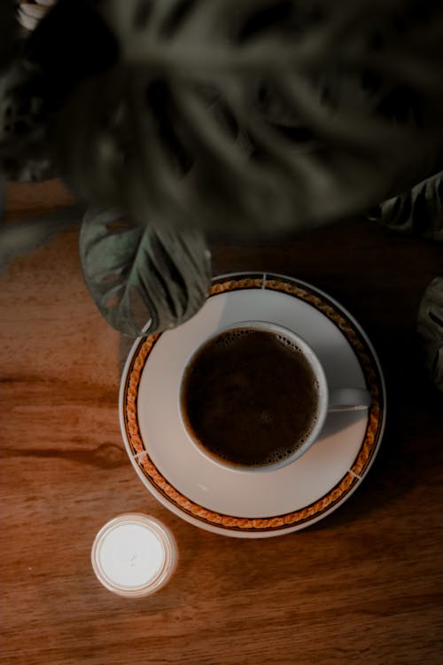 dikey atış, Fincan, fincan tabağı içeren Ücretsiz stok fotoğraf