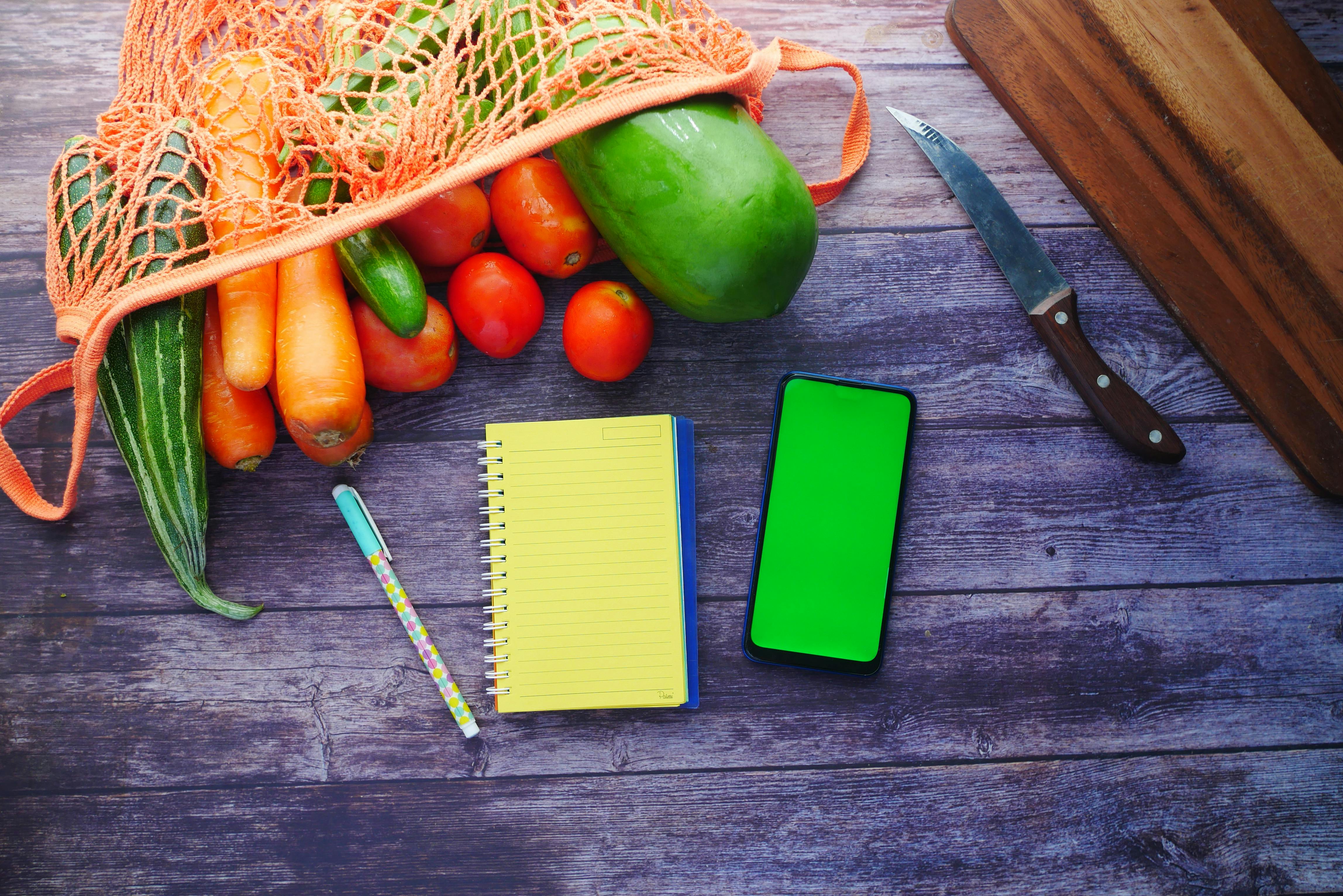 Una bolsa de verduras congeladas, mostrando la conveniencia y facilidad de almacenamiento.