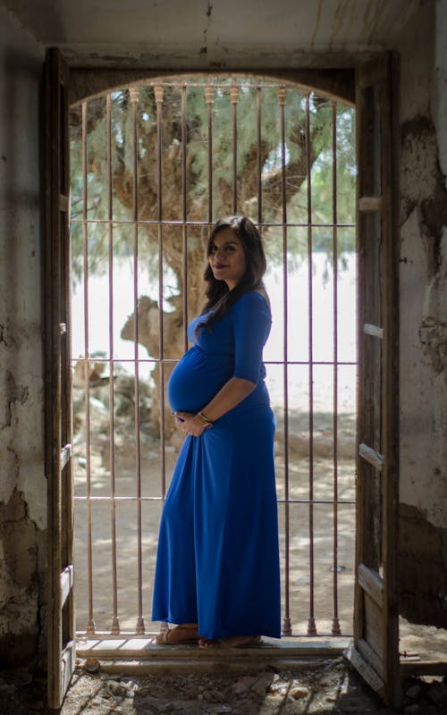 Free Pregnant Woman in Blue Dress Stock Photo