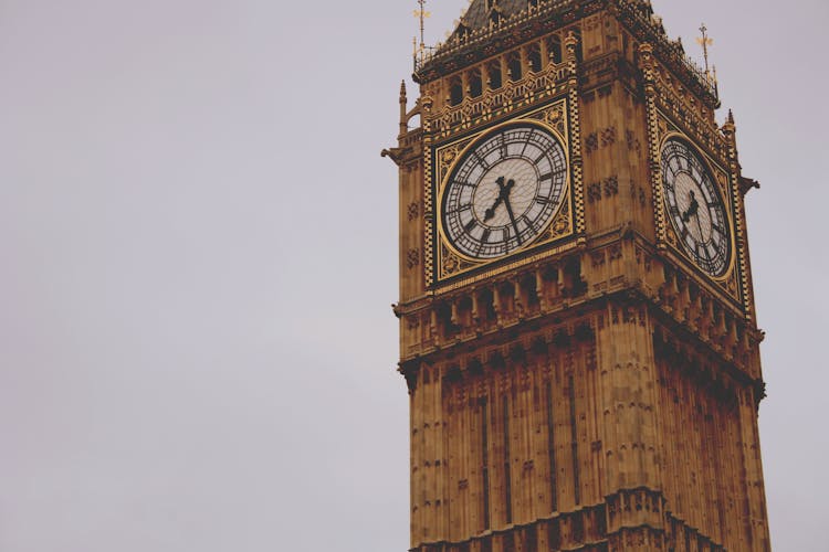 Close Up Photo Of Big Ben Under Gloomy Sky 