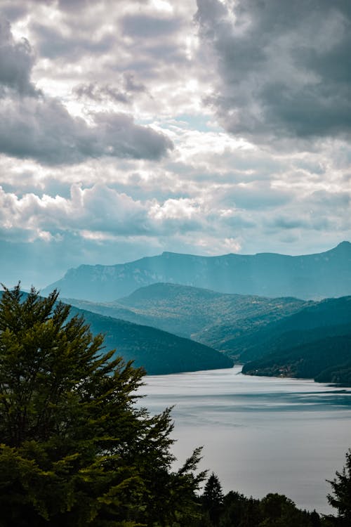 bezplatná Základová fotografie zdarma na téma hory, jezero, les Základová fotografie