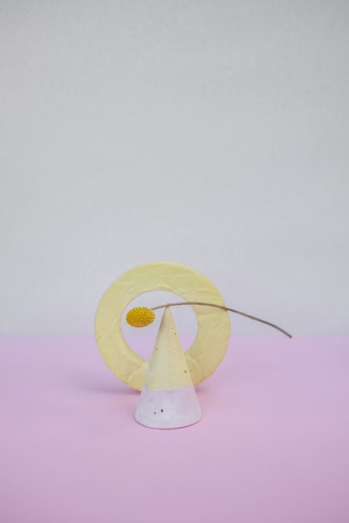 Free Yellow and White Flower Figurine Stock Photo
