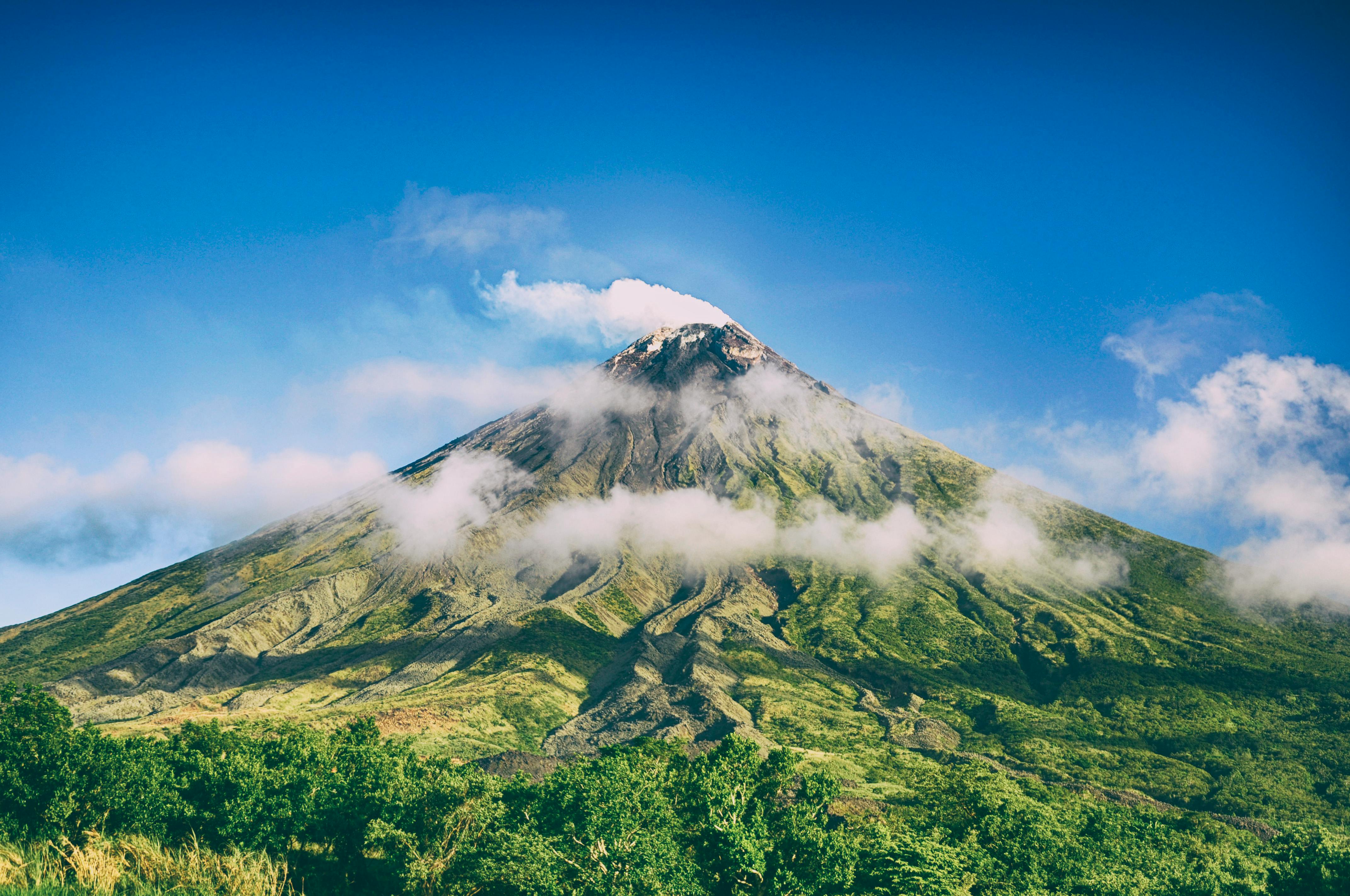 Top 5 núi lửa đang hoạt động nguy hiểm nhất thế giới