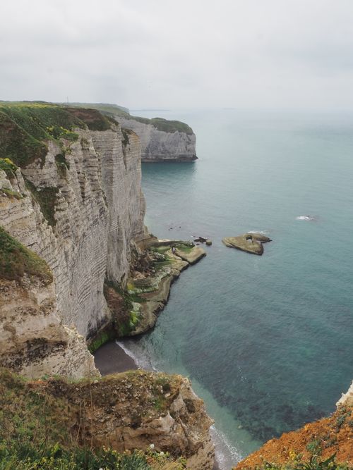 Free Spectacular view of the iconic cliffs and ocean at Étretat, France, capturing natural beauty. Stock Photo