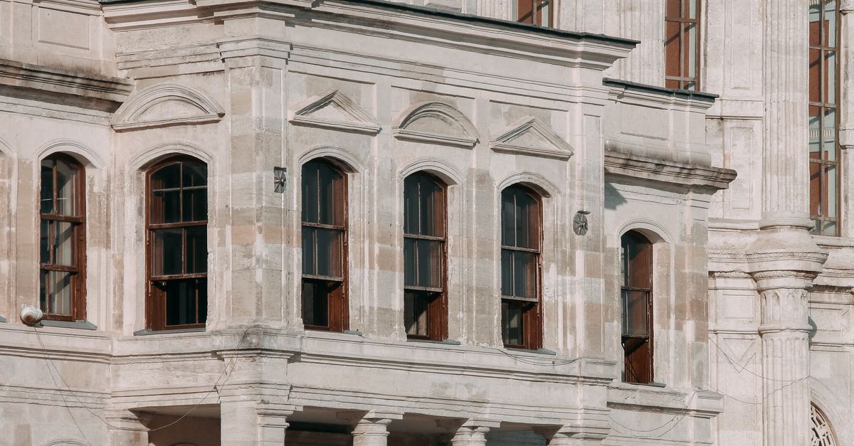 Average Renaissance Buildings Facade of Renaissance Building · Free Stock Photo