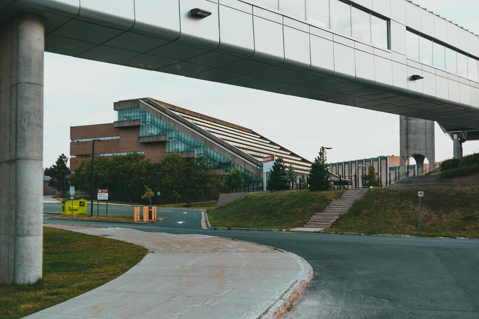 Photo of The Queen Elizabeth II Library in Canada