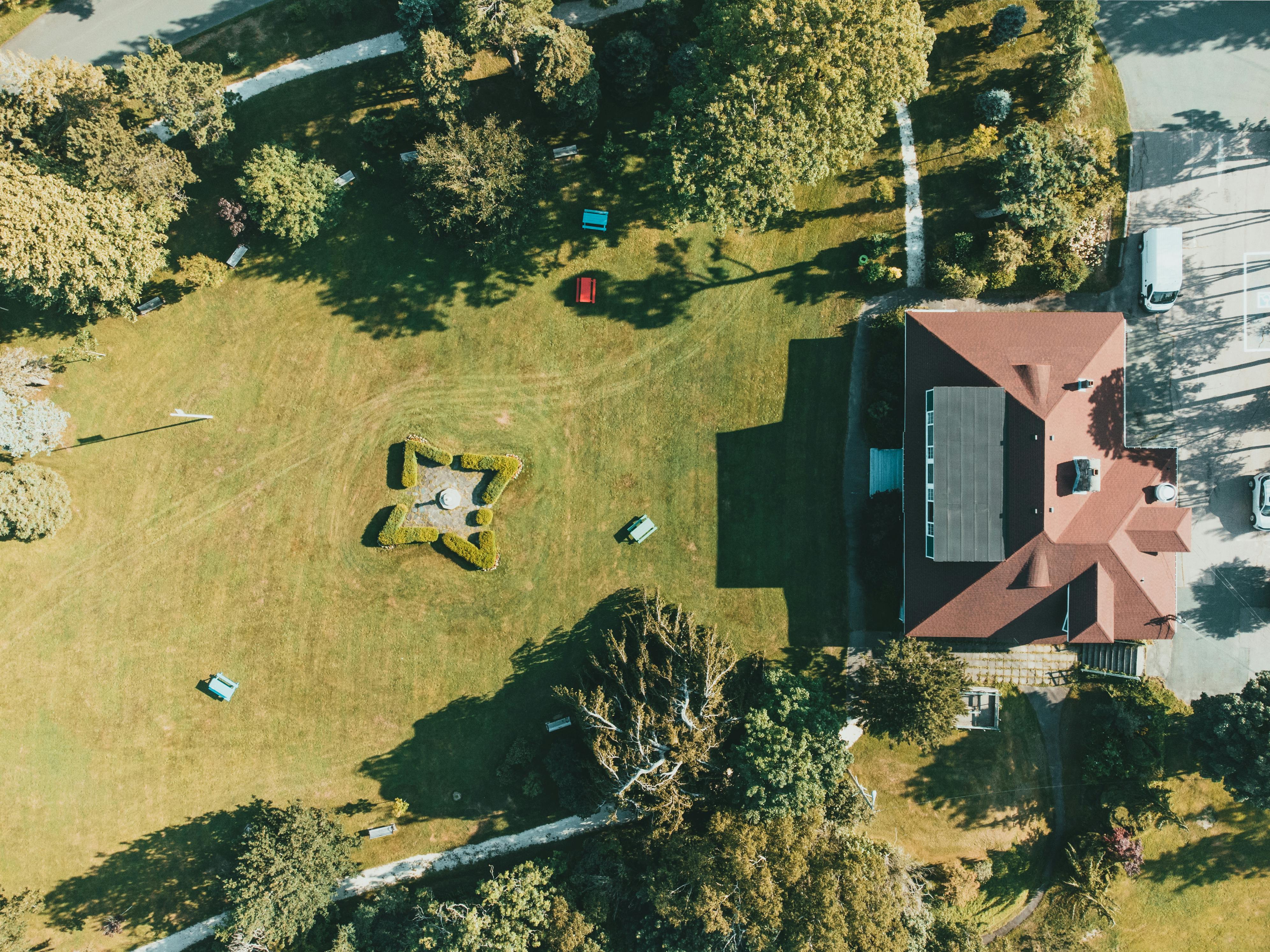 Drone Shot of a House and Yard · Free Stock Photo