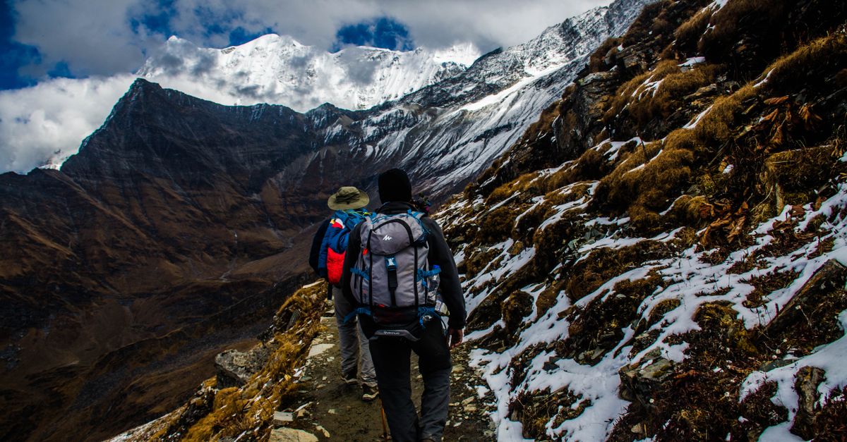 Deux Alpinistes En Montagne Photo Gratuite Deux Alpinistes En Montagne Photo Gratuite