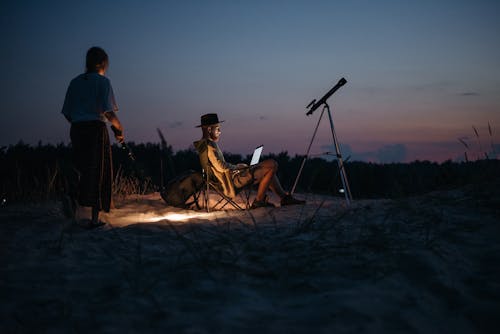 Immagine gratuita di campeggio, donna, illuminato