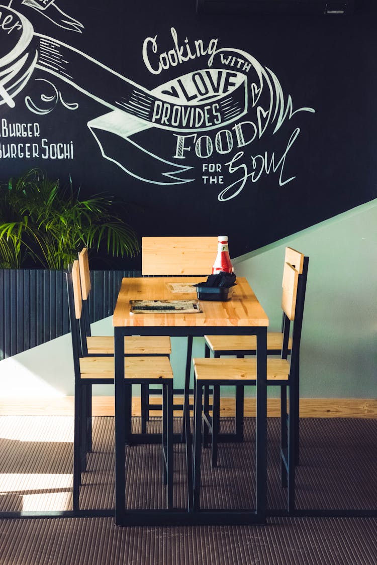 Restaurant Table And Chairs