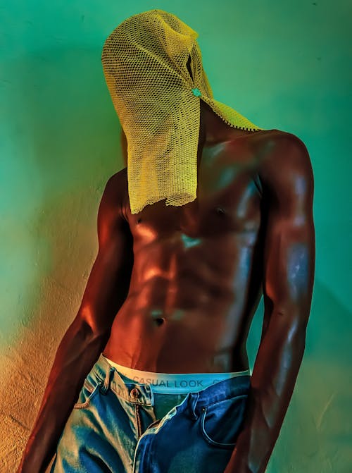 Imagine de stoc gratuită din bărbat de culoare, construcție musculară, fără cămașă