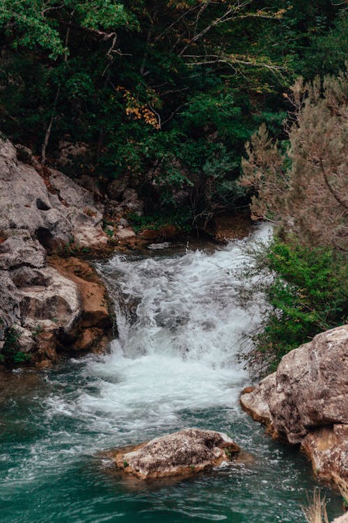 Foto d'estoc gratuïta de cascada, en cascada, fluint