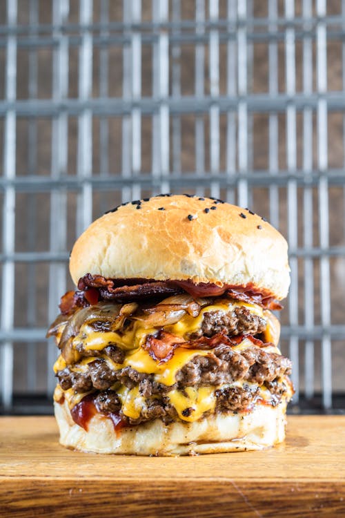 Fotobanka s bezplatnými fotkami na tému cheeseburger, chutný, fotografia jedla