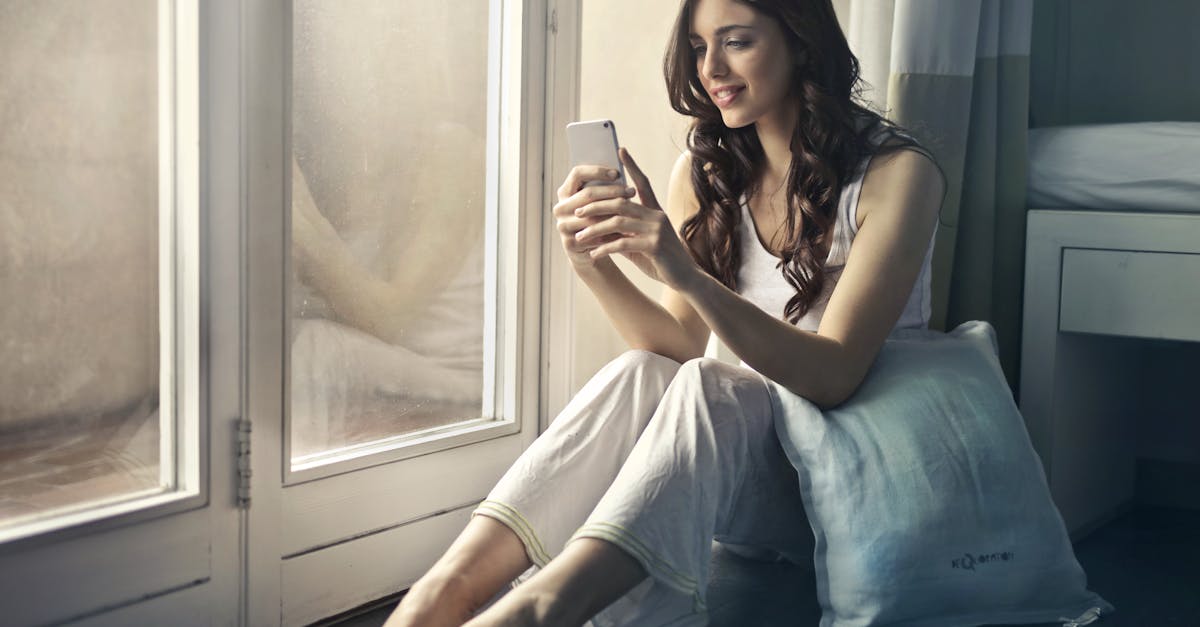 How to forward a message on android phone