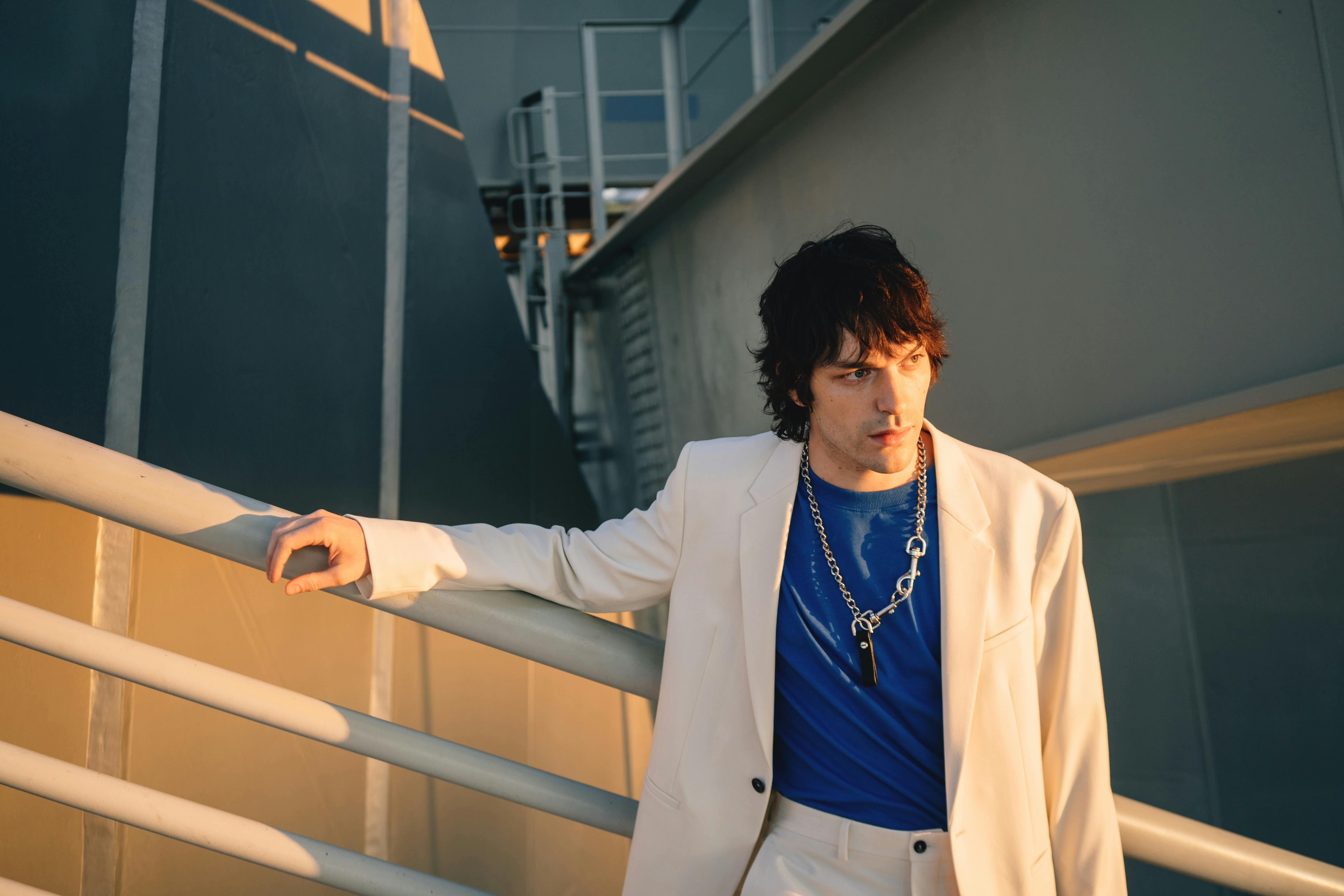 fashionable man, casual wear, street style - Detail