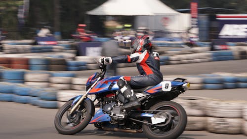 Gratis Immagine gratuita di donna, moto, motocross Foto a disposizione