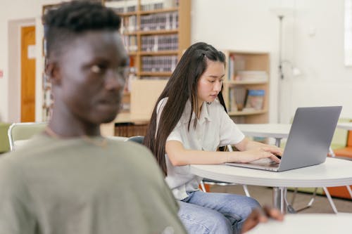 圖書館, 女人, 女性 的 免費圖庫相片