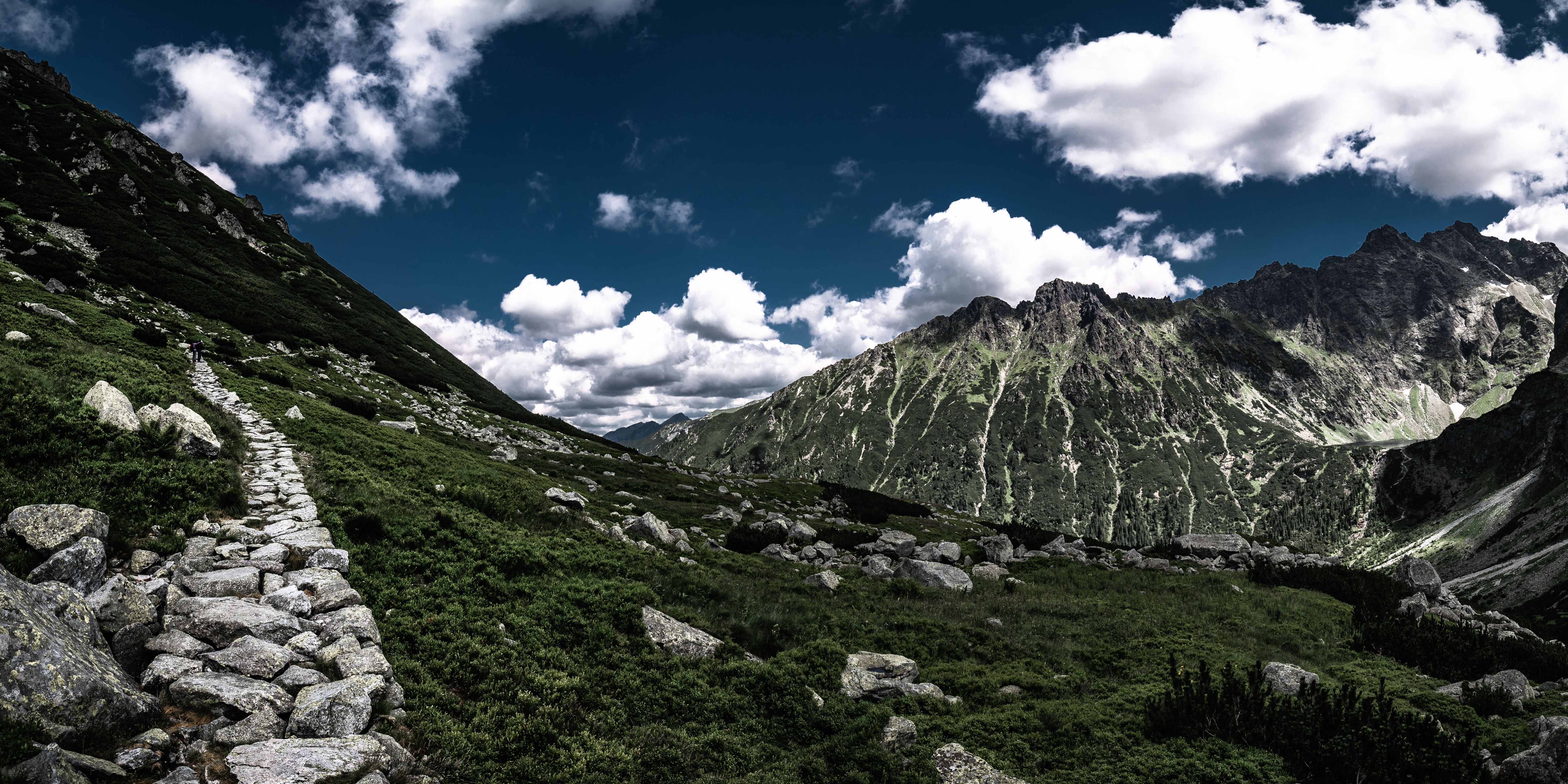Vista panor&aacute;mica desde la cima del trekking
