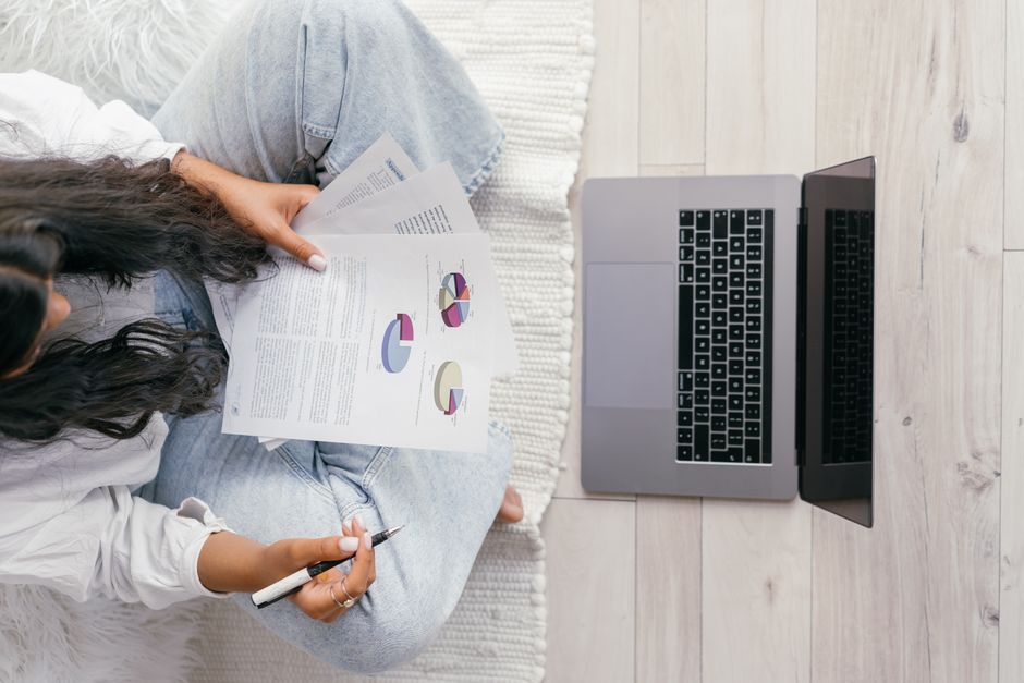 Online research study participation is the primary way to earn User Interviews pay, with effective hourly rates varying based on qualification success and total time invested.