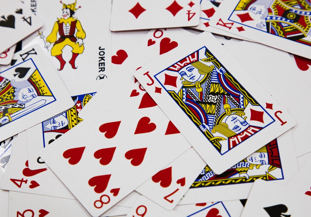 Online Casino: Spielautomaten und Live-Spiele im Überblick