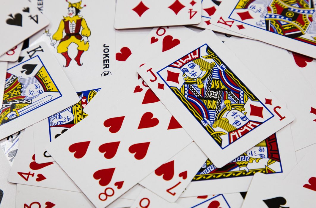 Online Casino: Spielautomaten und Live-Spiele im Überblick