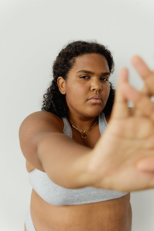 Fotobanka s bezplatnými fotkami na tému Afroameričanka, plusová velkosť, spodná bielizeň
